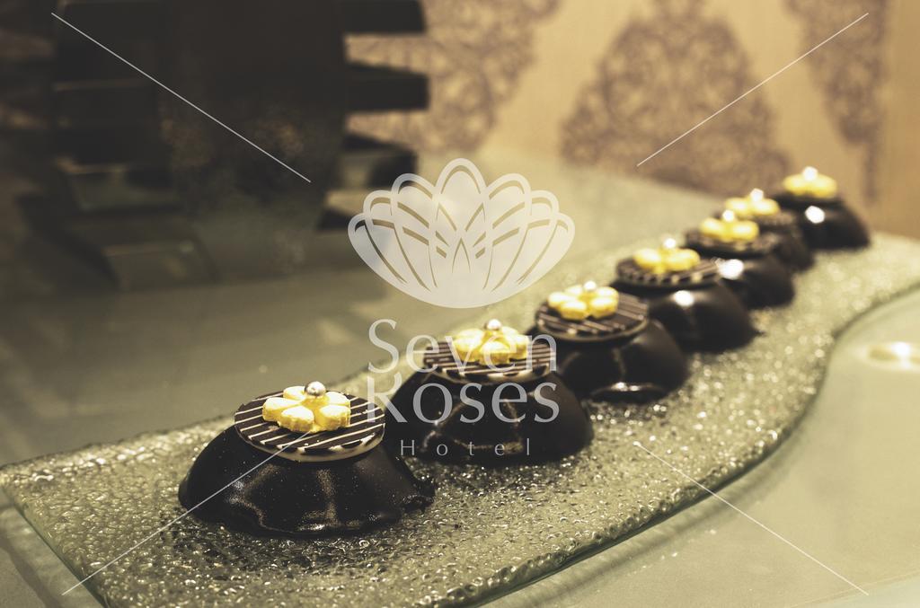 Seven Roses Hotel Amman Exteriör bild